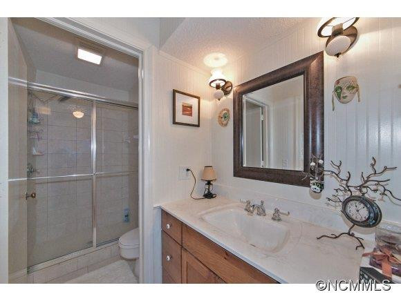 82 Laurelwood Circle, Unit 15 - Photo 17