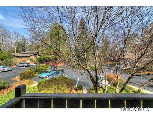 82 Laurelwood Circle, Unit 15 - Photo 18