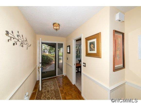 82 Laurelwood Circle, Unit 15 - Photo 4