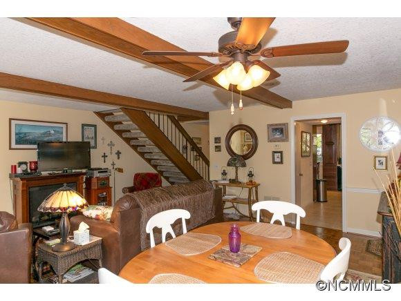 82 Laurelwood Circle, Unit 15 - Photo 7