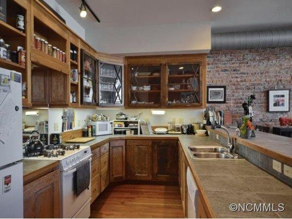 57-B Broadway Street - Photo 6