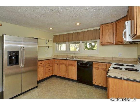 52 Mcdonald Road - Photo 2