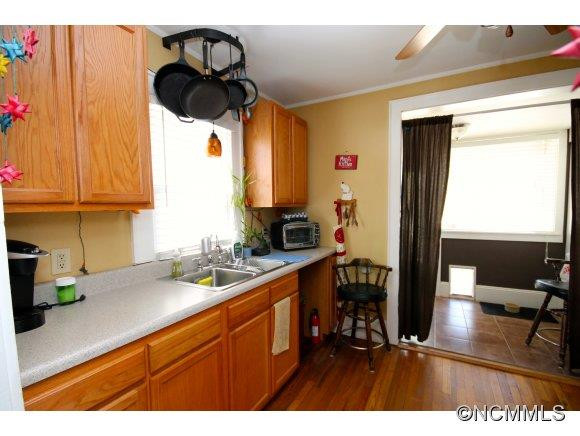 694 Fairview Rd - Photo 11