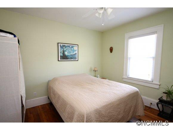 694 Fairview Rd - Photo 14