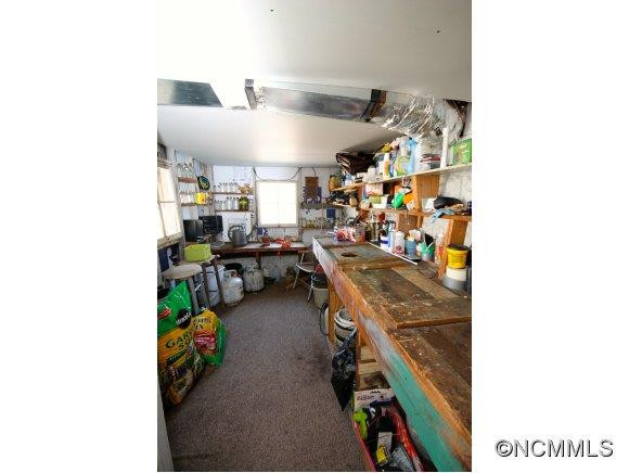 694 Fairview Rd - Photo 19