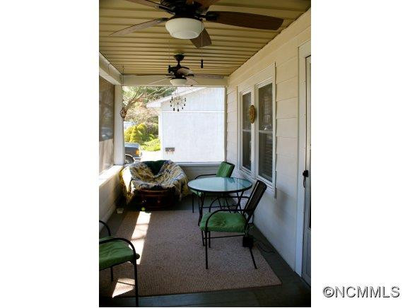 694 Fairview Rd - Photo 3