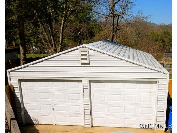 694 Fairview Rd - Photo 23