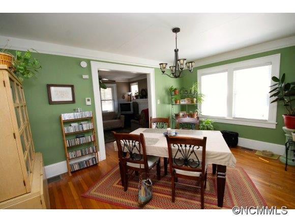 694 Fairview Rd - Photo 7