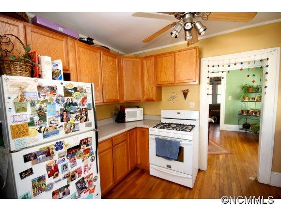 694 Fairview Rd - Photo 9