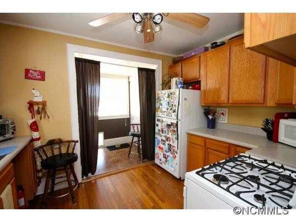 694 Fairview Rd - Photo 10