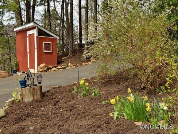 766 MOUNTAIN COVE RD - Photo 19