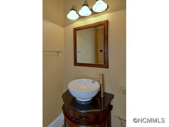 213 Christina Court - Photo 10