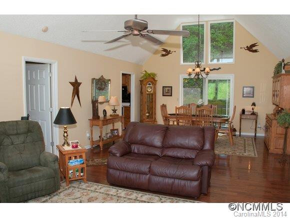 14 Bellewood Drive - Photo 4