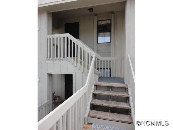 706 Abbey Circle - Photo 2