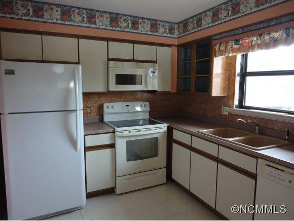 706 Abbey Circle - Photo 5
