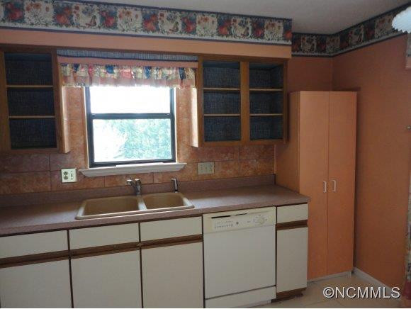 706 Abbey Circle - Photo 6