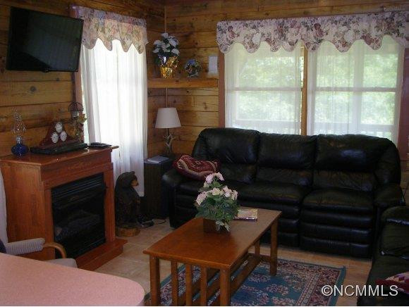 719 PARKWAY DRIVE - Photo 14