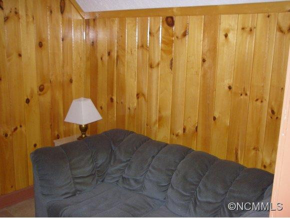 719 PARKWAY DRIVE - Photo 17