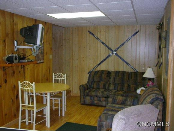 719 PARKWAY DRIVE - Photo 19