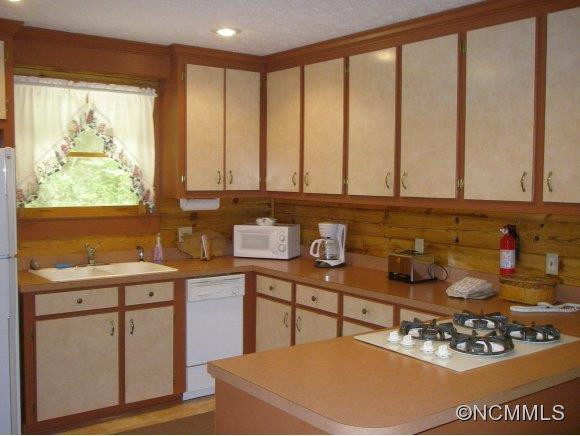 719 PARKWAY DRIVE - Photo 10