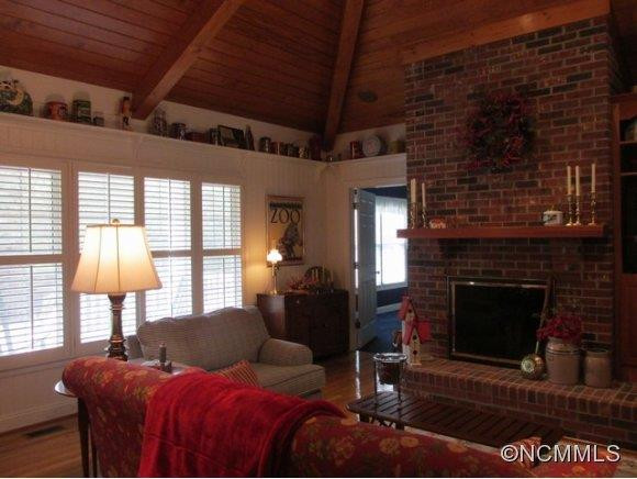 1613 Southpointe Drive - Photo 2