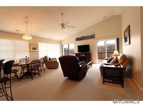 34 West Danbury Lane - Photo 2