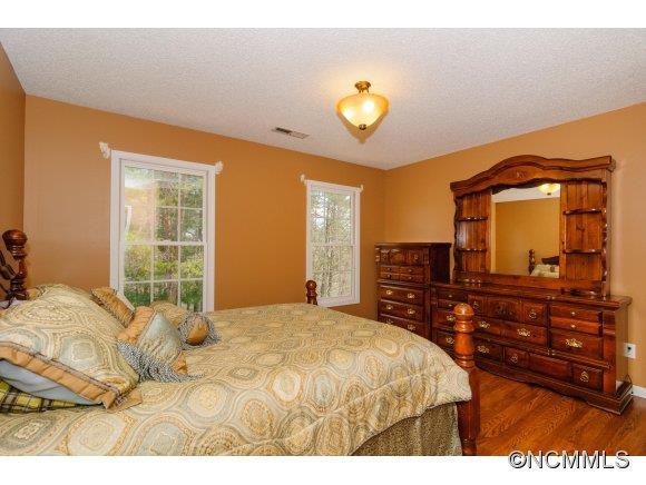 17 Westmont Drive - Photo 12