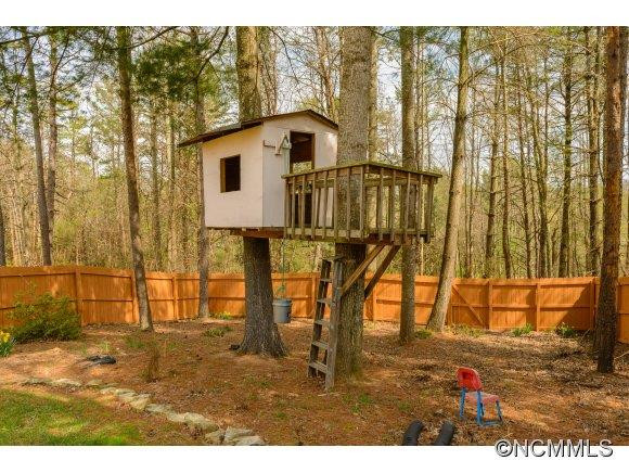 17 Westmont Drive - Photo 24