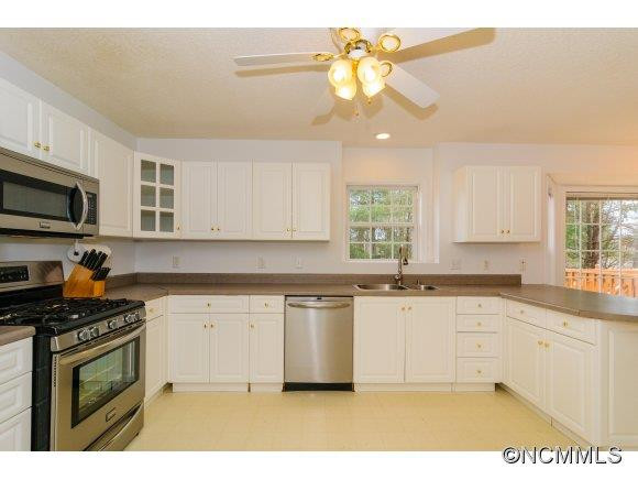 17 Westmont Drive - Photo 6