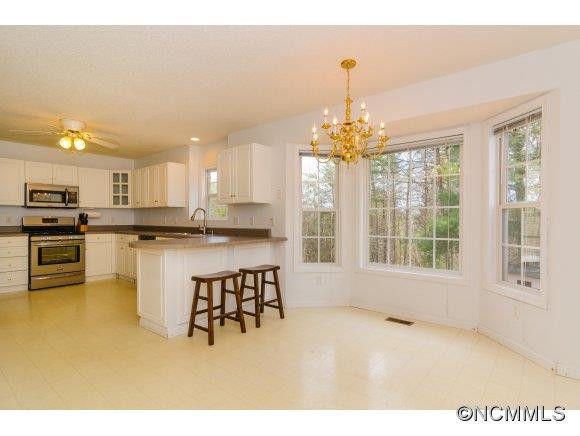 17 Westmont Drive - Photo 8