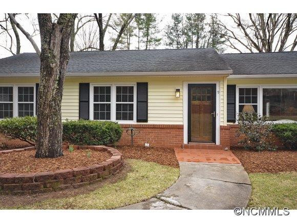 9 Woodcrest Road - Photo 2