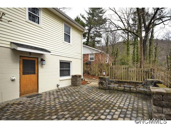 9 Woodcrest Road - Photo 17