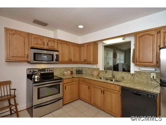 9 Woodcrest Road - Photo 8