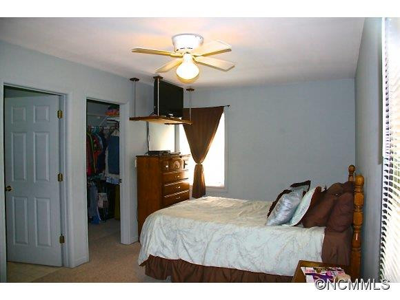 208 Hillside Heights - Photo 13