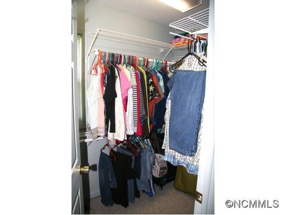 208 Hillside Heights - Photo 15