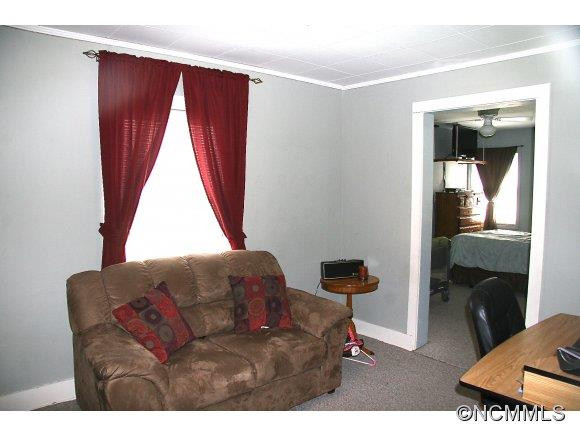 208 Hillside Heights - Photo 17