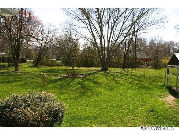 208 Hillside Heights - Photo 23