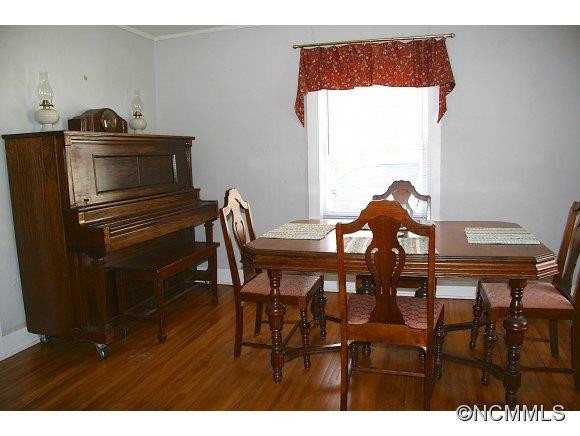 208 Hillside Heights - Photo 8