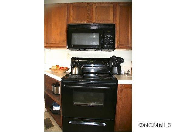 208 Hillside Heights - Photo 10