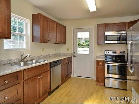356 DEAVERVIEW ROAD - Photo 3