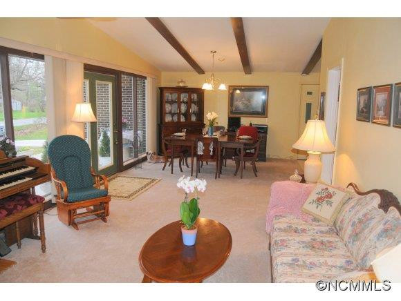 102 SUNSET HILL DR - Photo 4