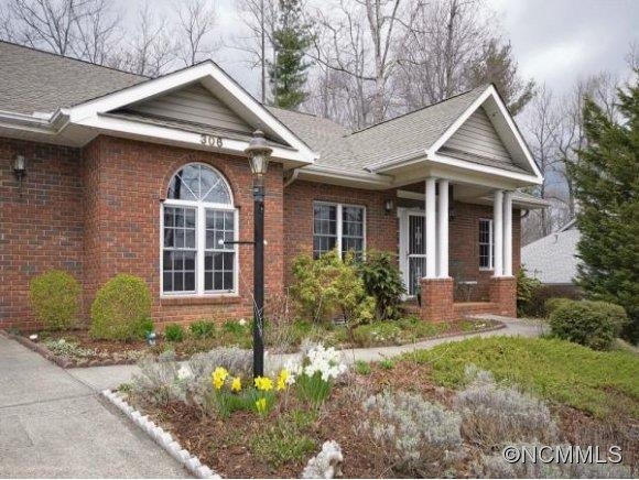 306 CROYDON DRIVE - Photo 2