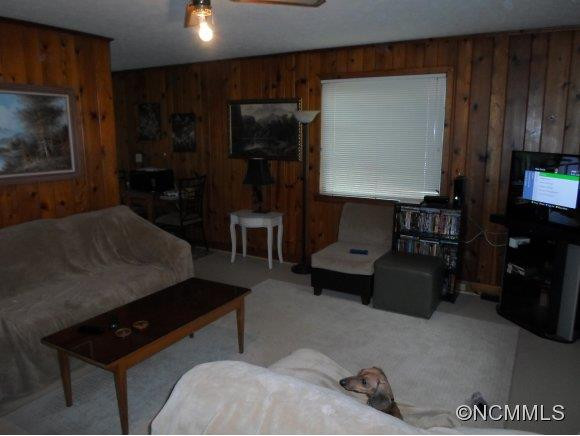 1 Meadowbrooke Circle - Photo 4