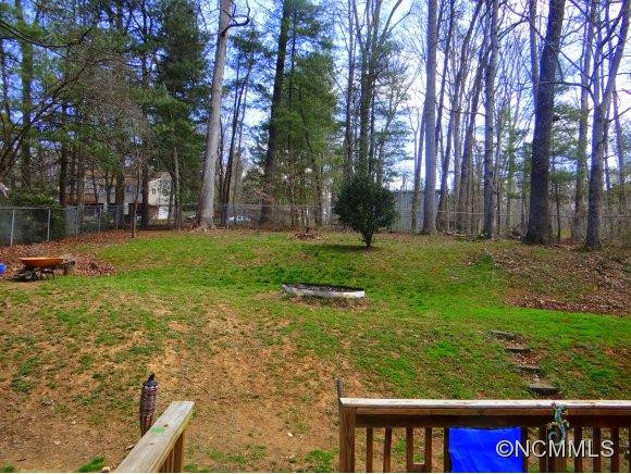 121 Walnut Street - Photo 12