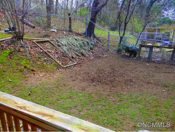 121 Walnut Street - Photo 13