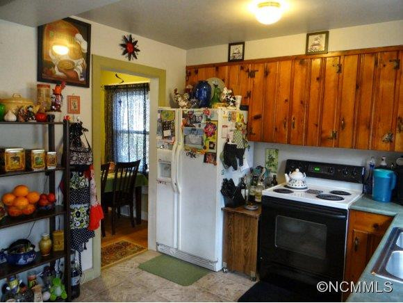 121 Walnut Street - Photo 16