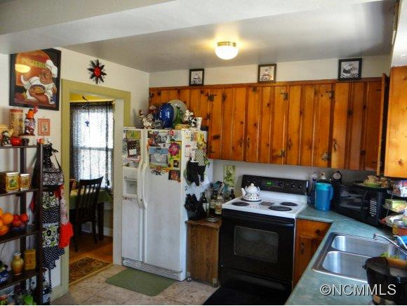 121 Walnut Street - Photo 6