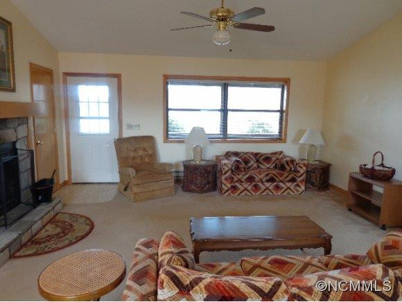 633 Treetop Lane - Photo 4