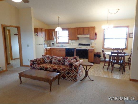 633 Treetop Lane - Photo 5