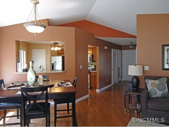 18 E. Fairway View Court - Photo 4